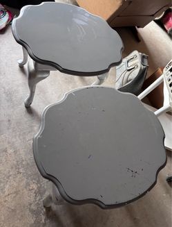 Two cute tables 24 x 22 x 21” tall
