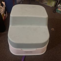Potty-step Stool Clean And Like New 