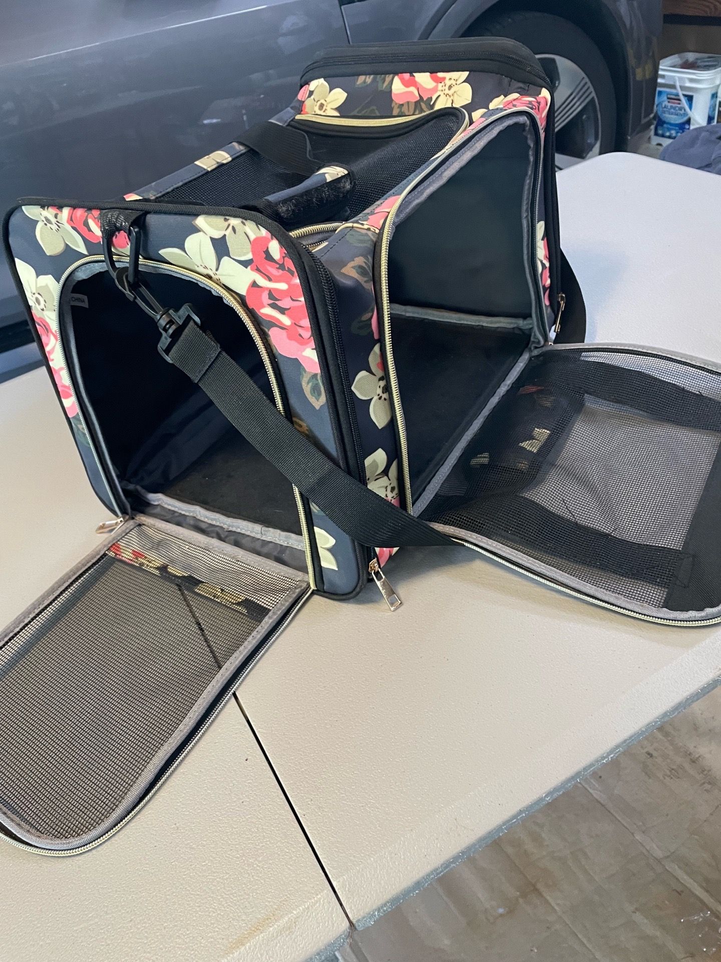 Dog or cat carrier