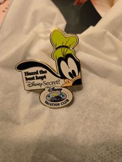 HEARD THE BEST DISNEY SECRET DISNEY VACATION CLUB PIN
