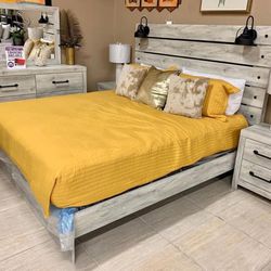 Free Delivery 🚚 Queen And King Bedroom Set 