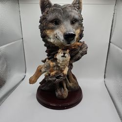 Wolf Statue 
