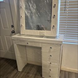 Makeup Vanity Set 