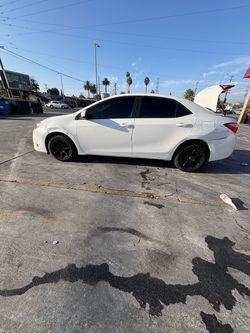 Toyota Corolla 2017 — Título limpio — 168,000 millas