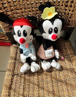 Set Of 2 Vintage 1995 Animaniacs Dot And Wakko Plush Warner Brothers