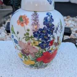 Chinese Small Vase 