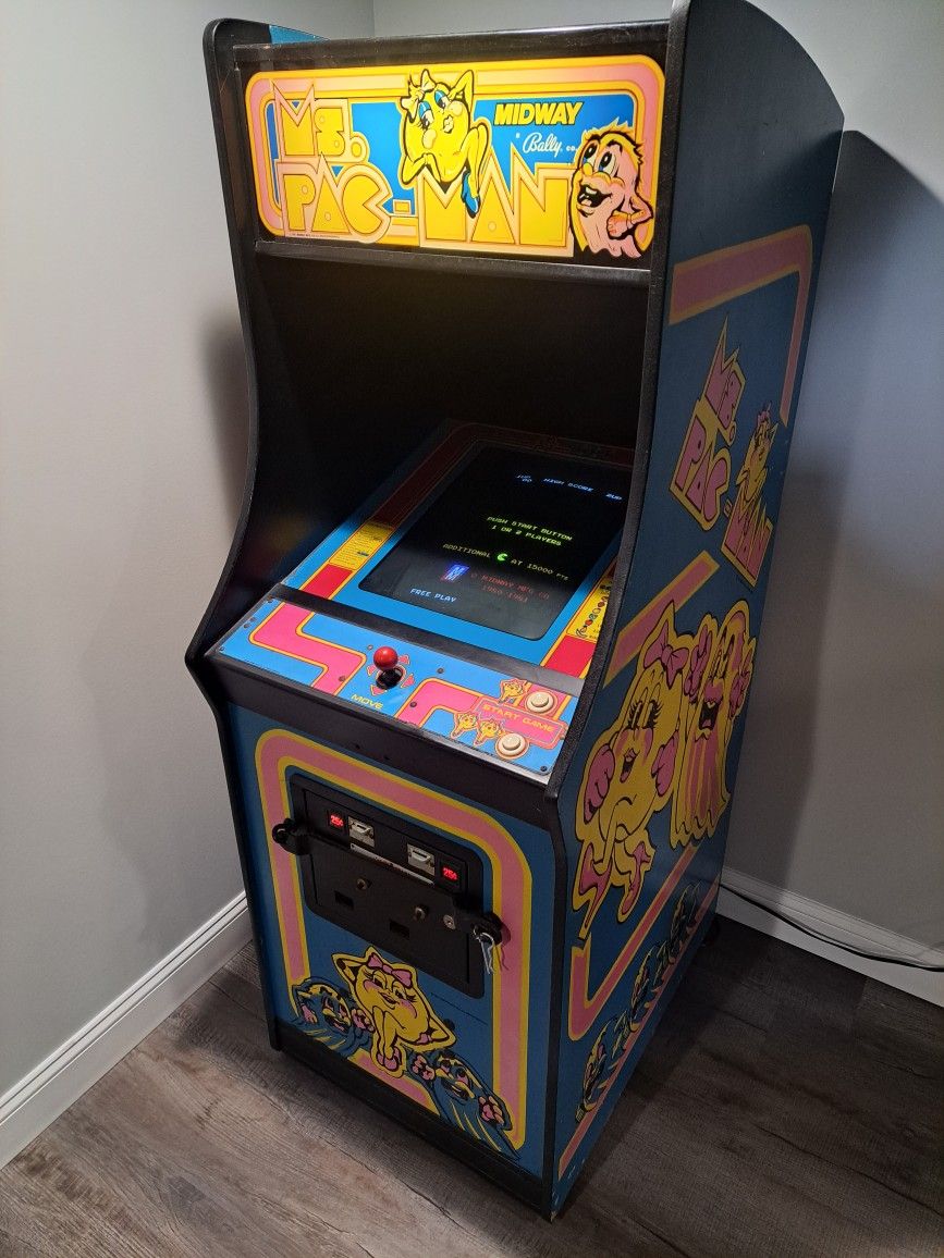 Ms Pac Man Original Arcade Game works great