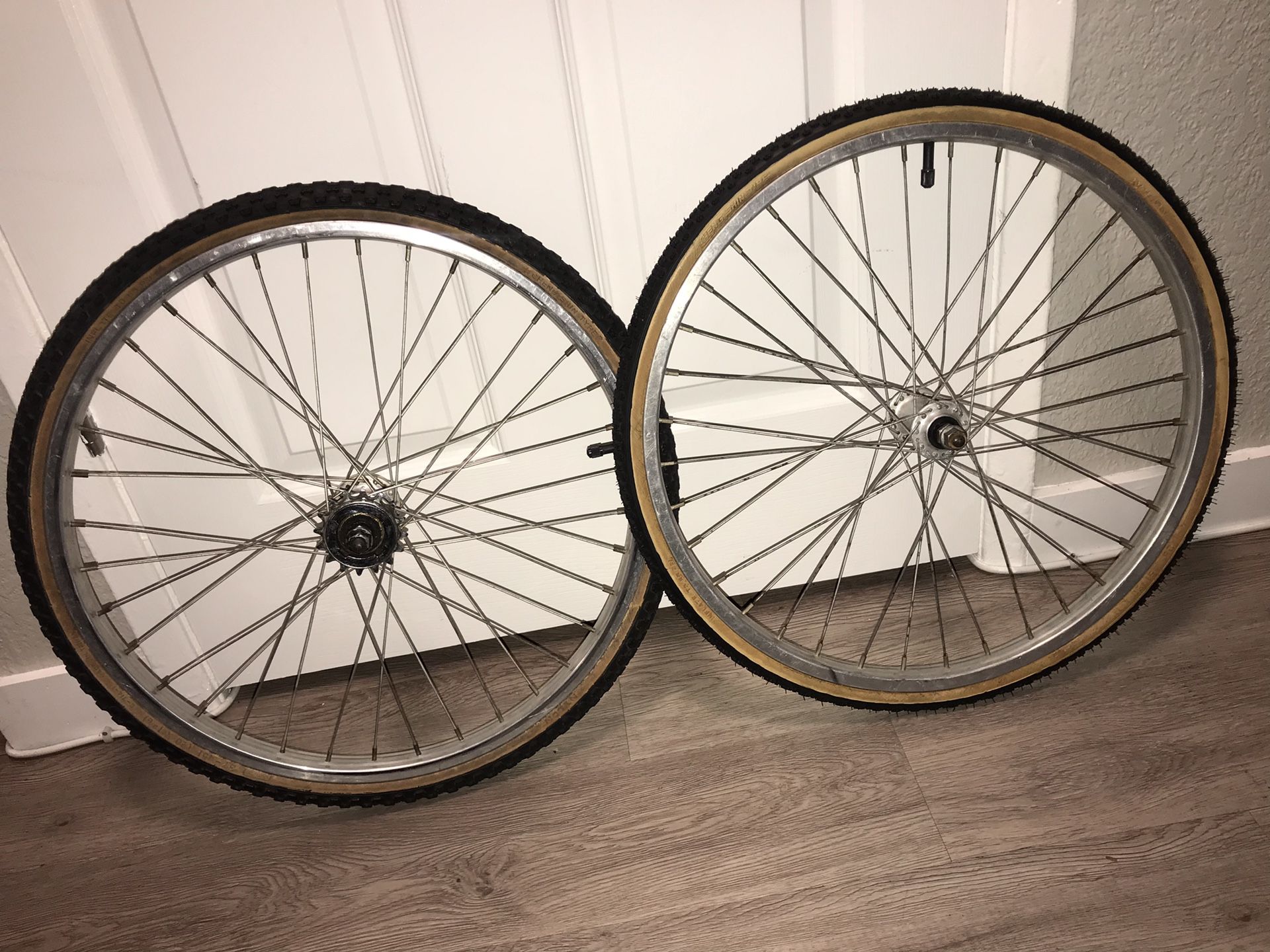 KK hubs/20X1 3/8 Weinman rims/Cheng Shin bmx tires