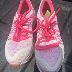 Girls Nike Athletic Shoes Size 5 