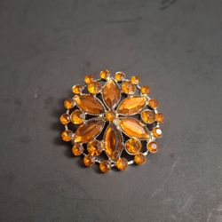 Retro Style Amber Colored Burnt Orange Brooch Set In Silvertone W/Acrylic Stones - Adds A Decorative Touch To Outfits