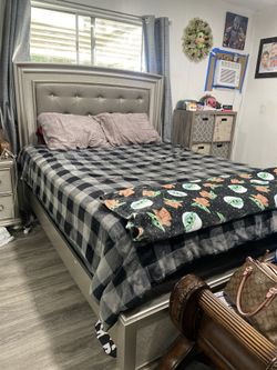Bed Frame & Headboard 
