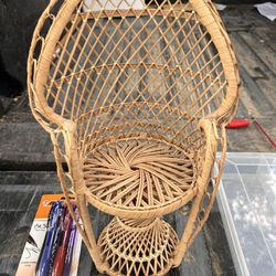 Vintage mini wicker rattan peacock chair 15$