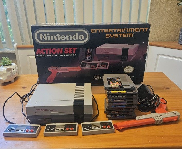 Original Nintendo Console With Box And 9 Games.