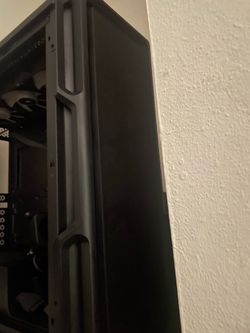 Pc case comes with a liquid cooling Aio and 4 fans
