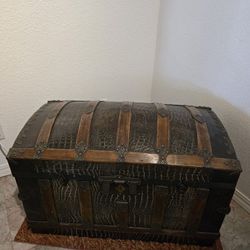 Vintage Chest, Trunk