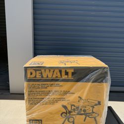 DEWALT DWE7491RS 10-in Jobsite Table Saw with Rolling Stand