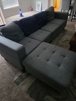 2 PIECE LIVING ROOM SET. GREAT CONDITION