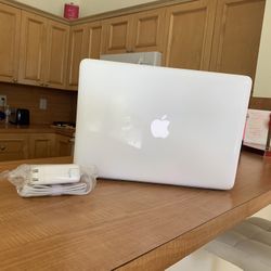Apple MacBook 