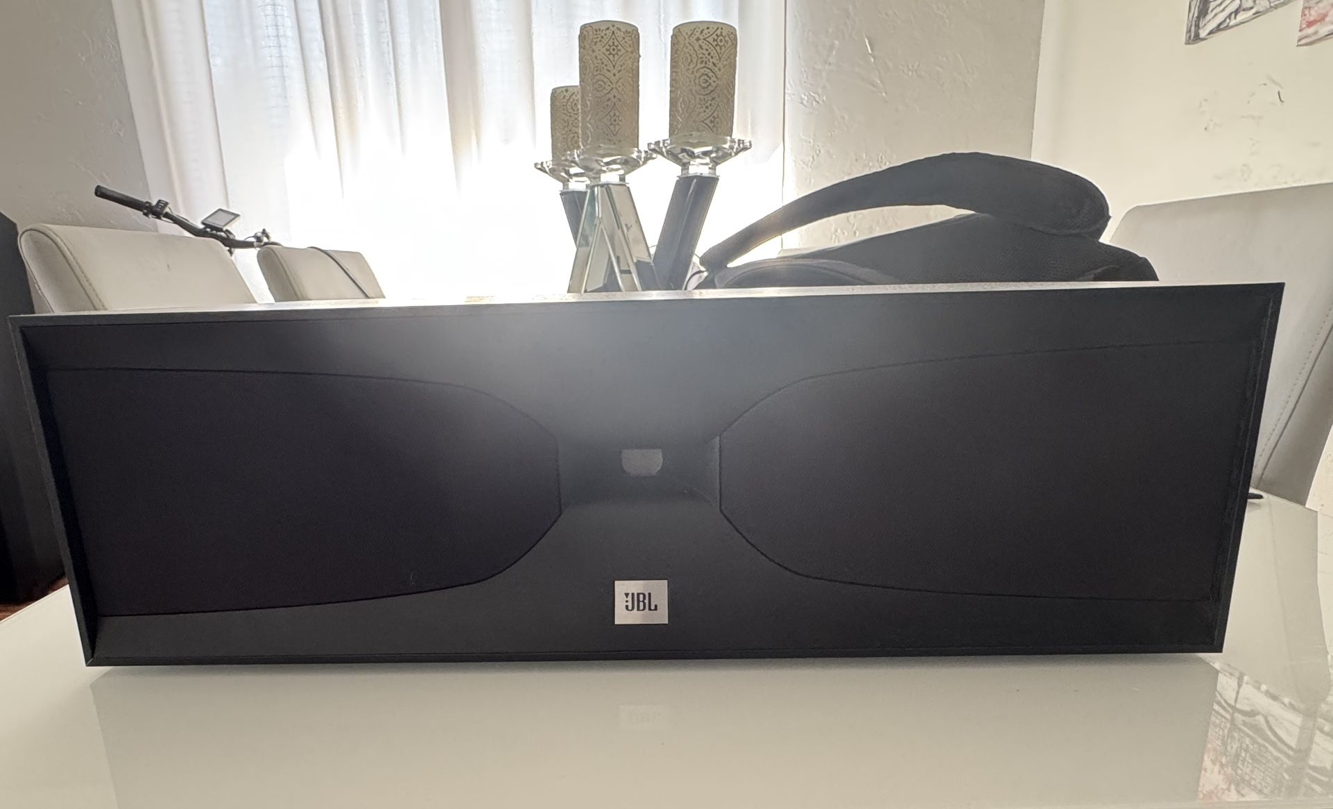 Center channel speaker JBL Studio 520C