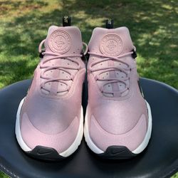NIKE AIR HUARACHE SIZE 8.5 LADIES