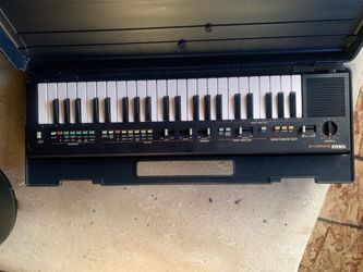 Yamaha PortaSound PS-400 vintage electronic keyboard