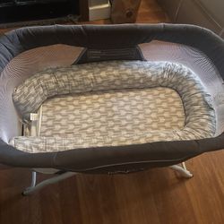 Baby Bassinet and Pillow 