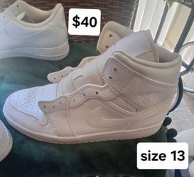 NIKE AIR FORCE $40 SIZE 13