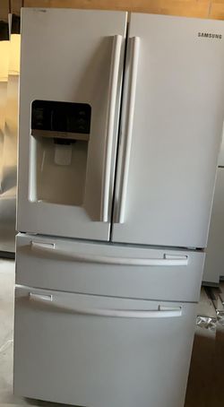 Samsung 4 Door  White Refrigerator Fridge
