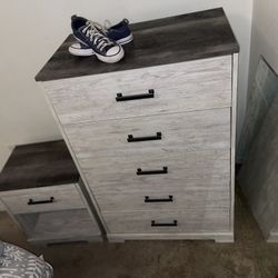Ashley Shaw Dresser Nightstand Combo 