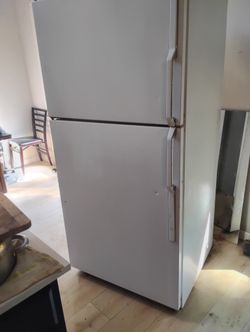 Refrigerator 