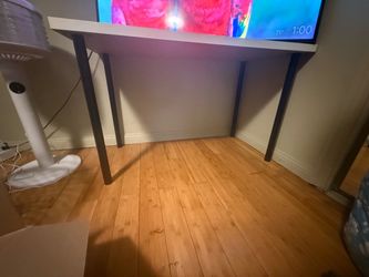 White Desk with Dark Legs