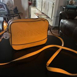 Guess Shoulder Bag (New)$20