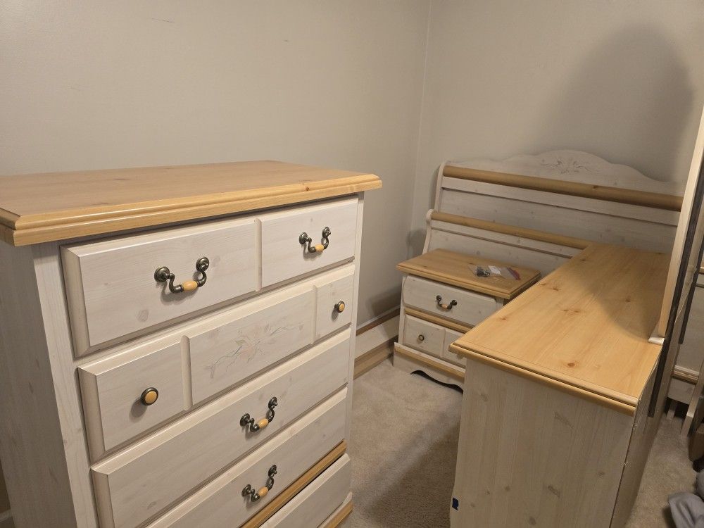 Full-size Bedroom Set