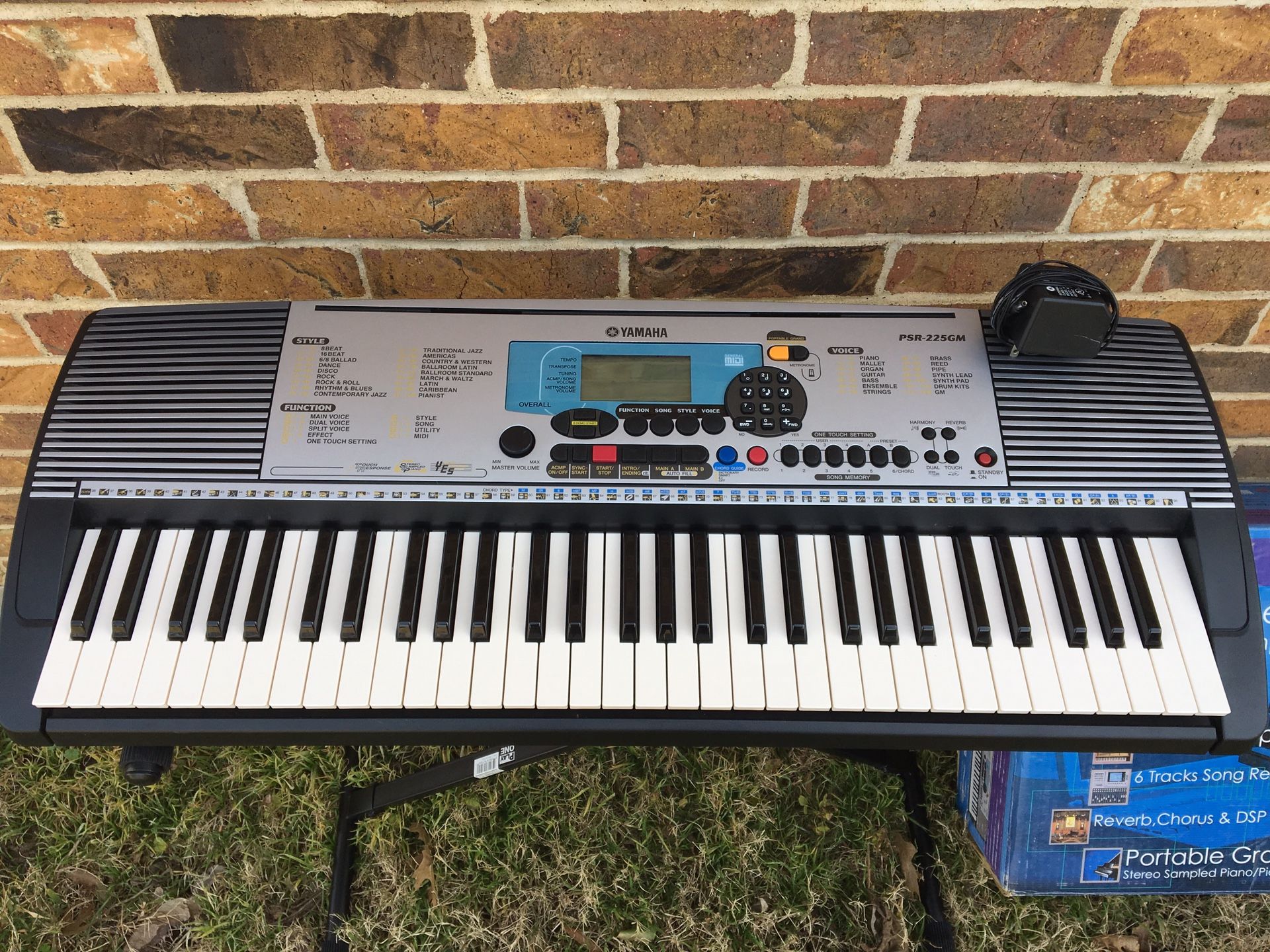 Yamaha psr-225gm keyboard with stand and music back holder