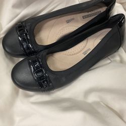 Ladies flats