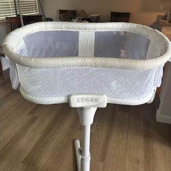 Halo Bassinet Soothing Swivvel