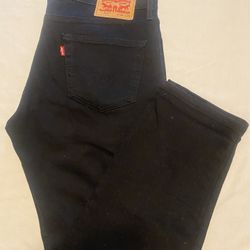 Levi’s Jean Size 34x 29.                               120