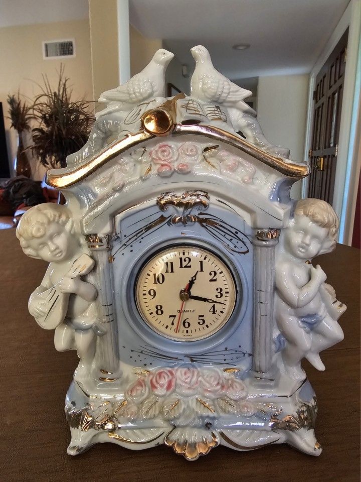 Original Ingraham Table Clock Ceramic Victorian French Cherubs and Doves Regency