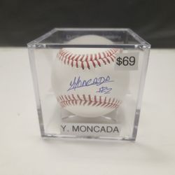 Angels Yoan Moncada Signed, PSA-Certified Baseball 