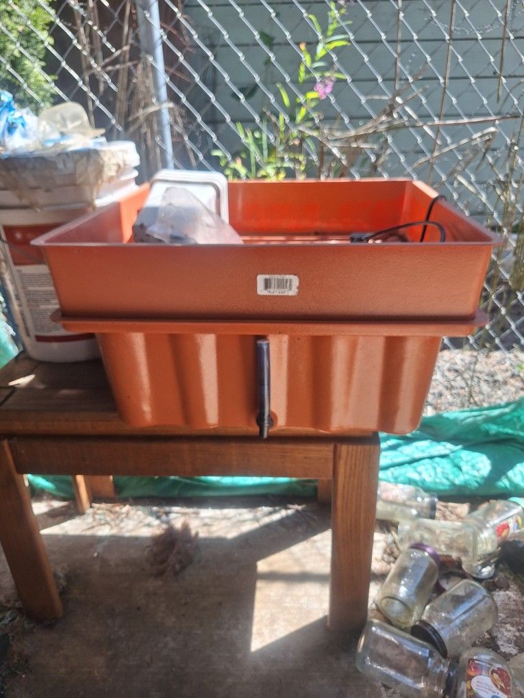 Hydrofarm Megafarm Hydroponic Flood System