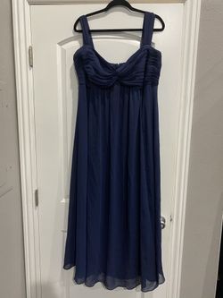 Navy blue David’s Bridal bridesmaid dress