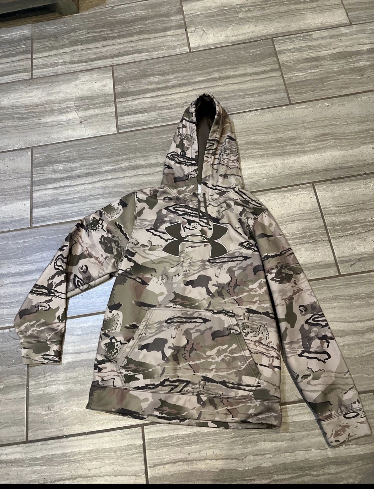 Men’s Sz M Under Armour Hoodie