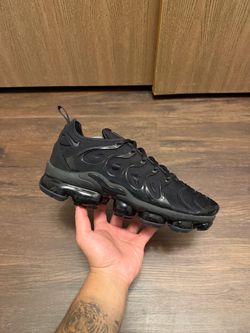 Nike air vapormax plus triple black size 9.5