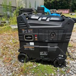 AIVOLT 10,000W Duel Fuel Inverter Generator Like New - Only 112 Hours