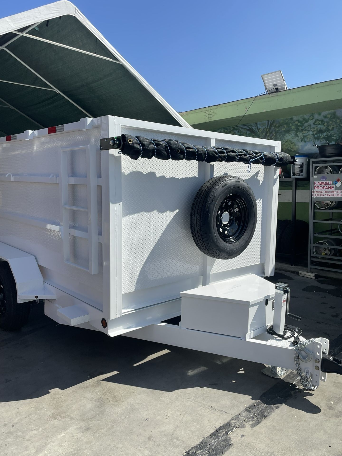 Scissor Lift Dump Trailer