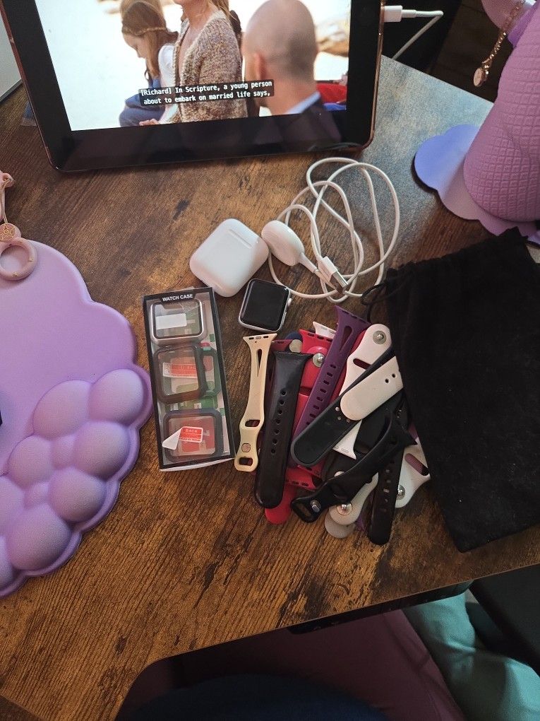 Apple Watch And Airpods W/accessories