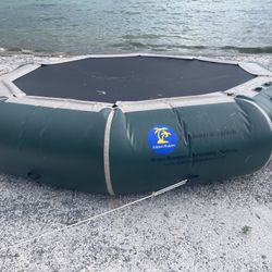 Island Hopper Bounce & Splash
