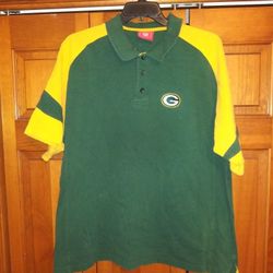 MENS 2XL GREEN BAY PACKERS 3 BUTTON COLLARED SHIRT FROM THE NFL