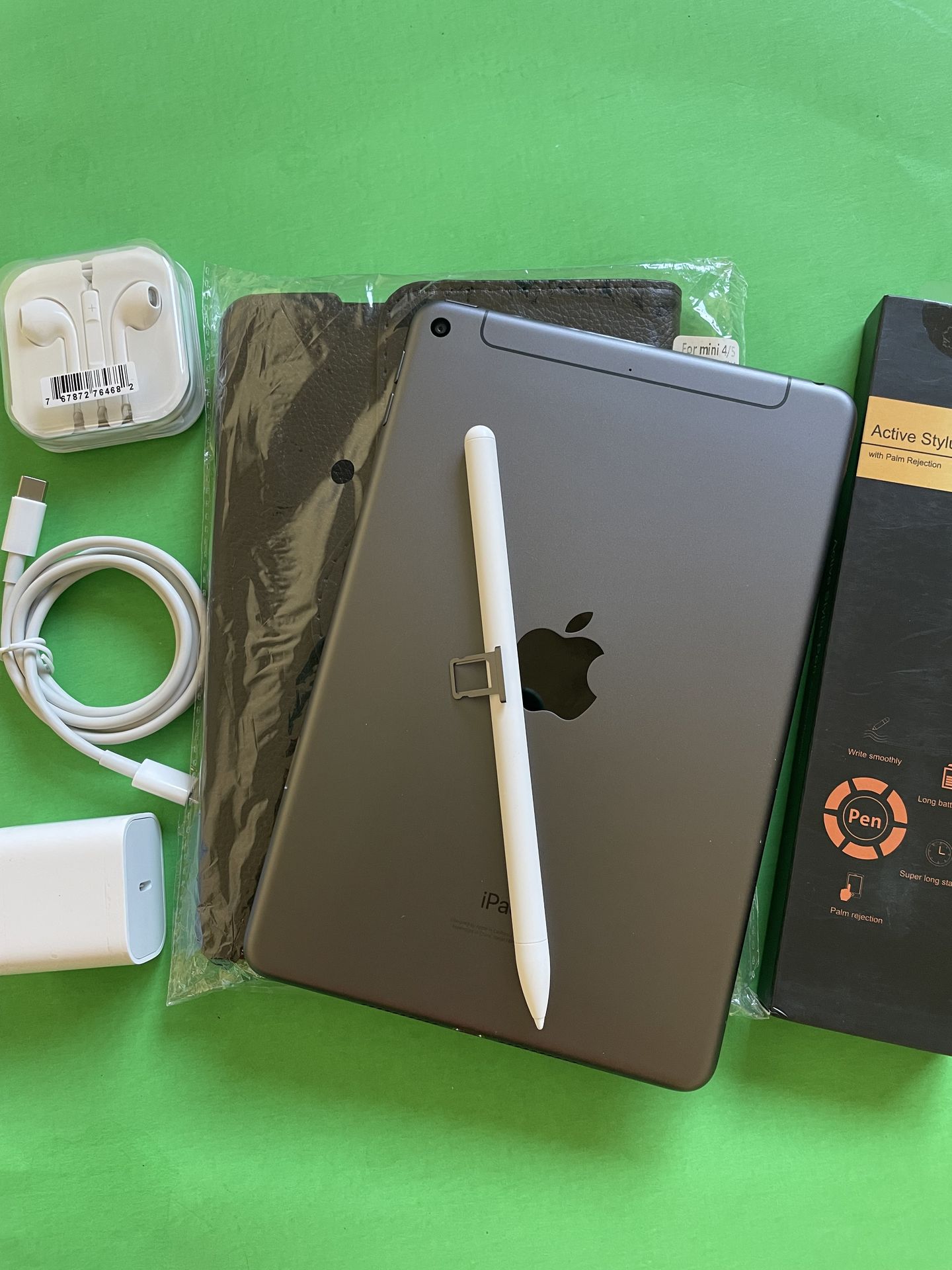 Apple Ipad Mini 5th Generation 64GB WiFi + Cellular Unlocked with 