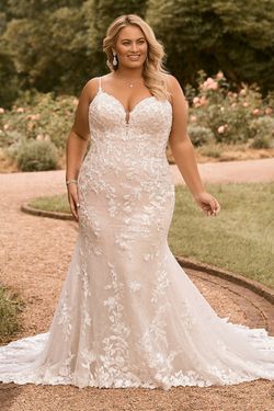 Brand new Floral Lace Wedding Dress size 20